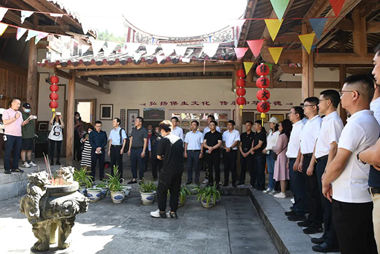 13 振興茶產(chǎn)業(yè) 媒體來助力 廈門市安溪商會組織媒體記者走進安溪茶鄉(xiāng)847.png