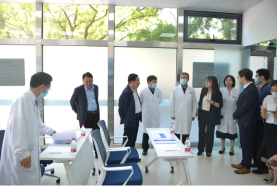 B1 未磁科技全球首臺(tái)64通道無(wú)液氦心磁圖儀及首個(gè)培訓(xùn)基地落戶北京安貞醫(yī)院1058.png